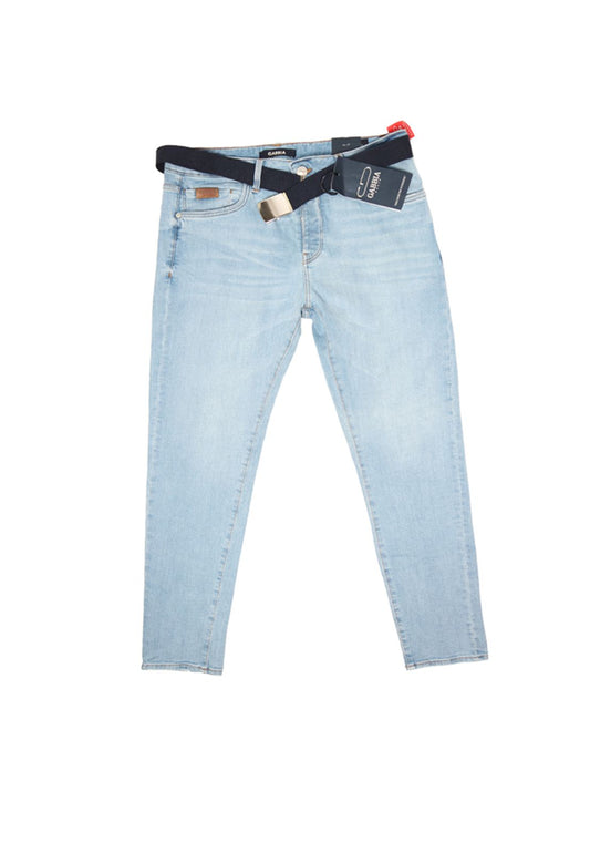 Gabbia Slim Leg Jeans – Light Wash mit dunkelblauem Gürtel